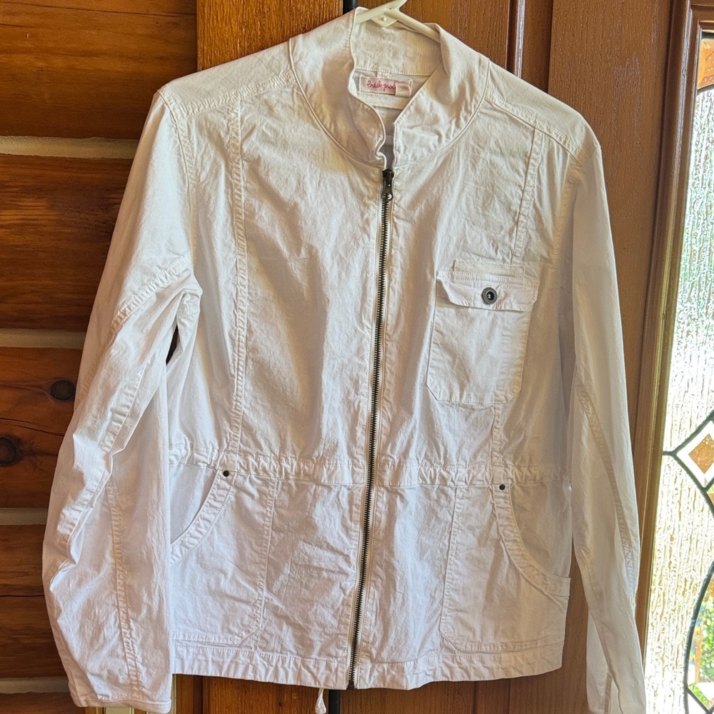 Fresh Produce White Zip-Up Jacket. Size Large. Excellent Condition!